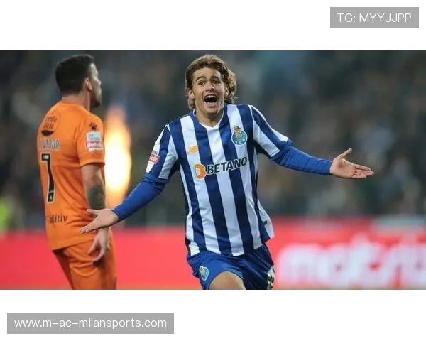 罗德里戈内切打门,皮球击中立柱弹出,罗德里戈废了